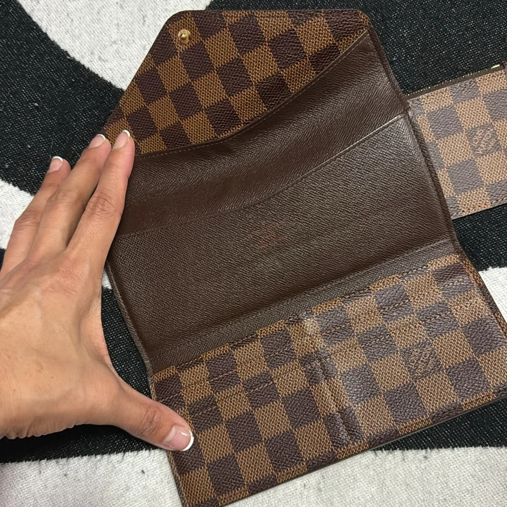 Authentic - Picture 6 of 7